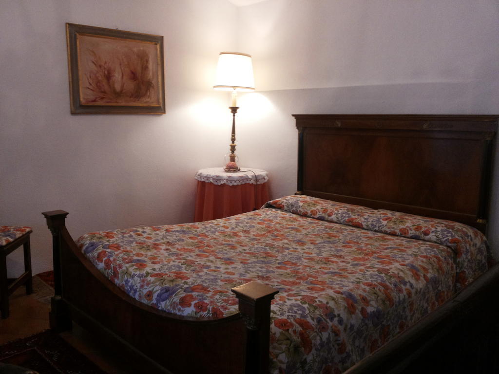 Motto Del Gallo Hotel Taverne Szoba fotó